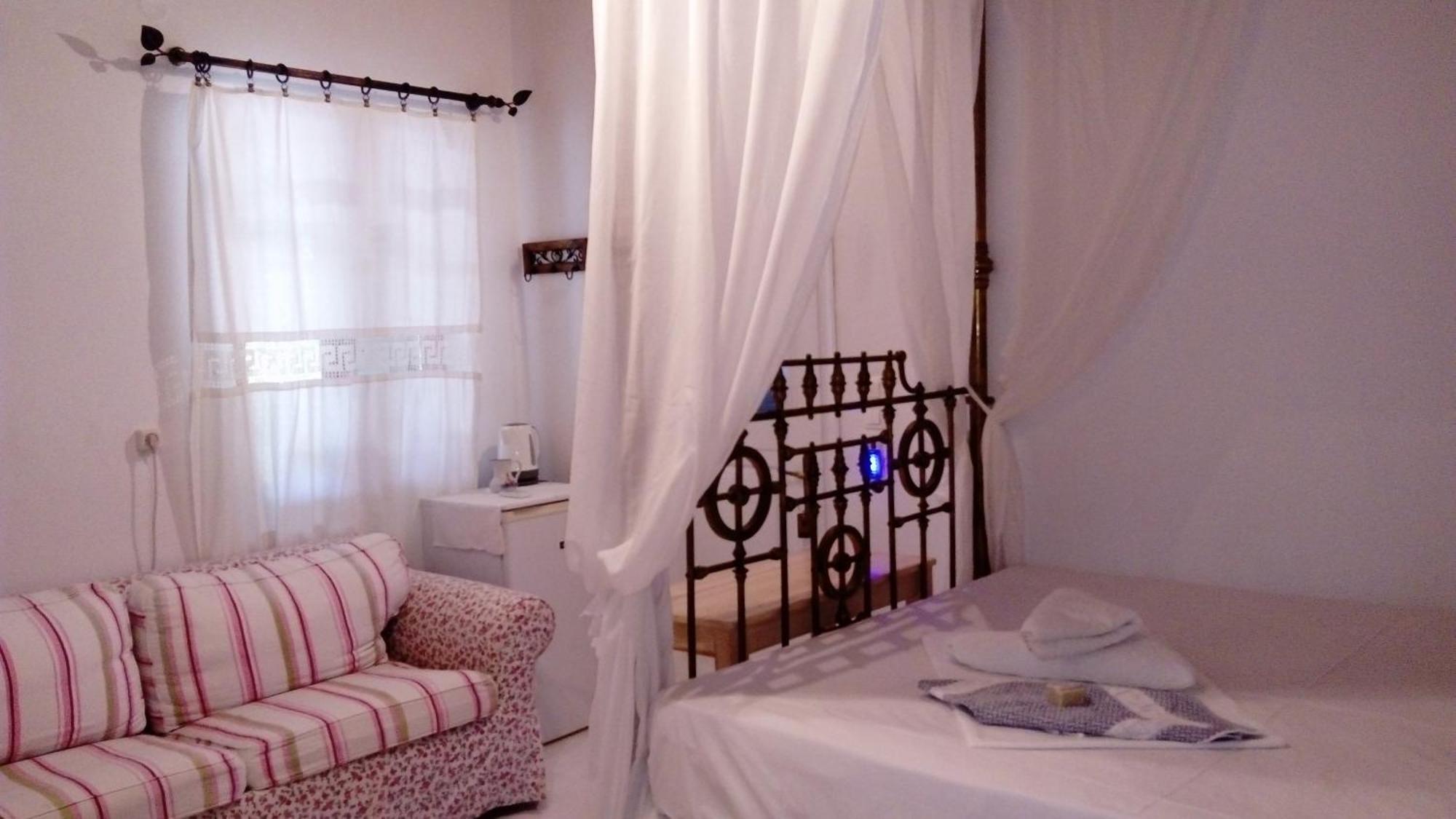 Zacharoula 2 *